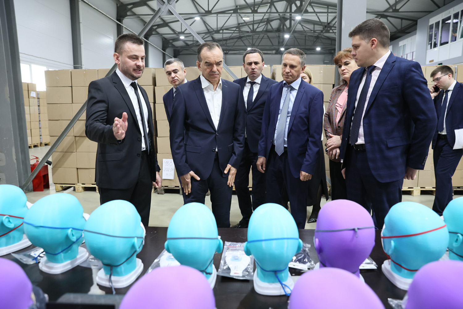 Губернатор Краснодарского края посетил производственный центр «Фармсервис» детальное фото в интернет-магазине "Фармсервис"