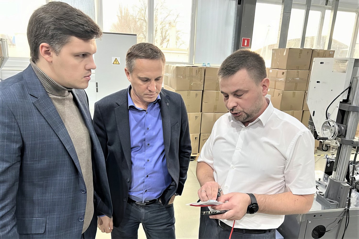Визит министра промышленной политики региона в производственный центр PHSV детальное фото в интернет-магазине "Фармсервис"